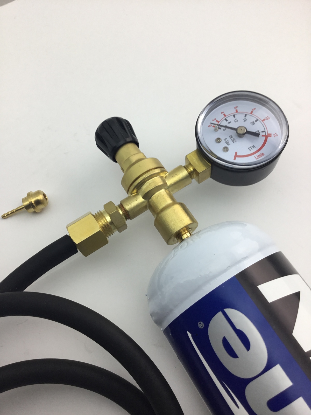 Disposable Gas BottlePURE OXYGEN 1 litre Bottle home brew Tradeflame